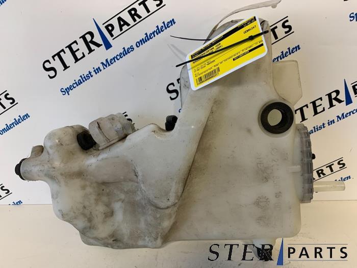 Réservoir lave-glace avant d'un Mercedes E-Klasse, Enlèvement ou Envoi, 3 mois de garantie, Utilisé, Mercedes-Benz