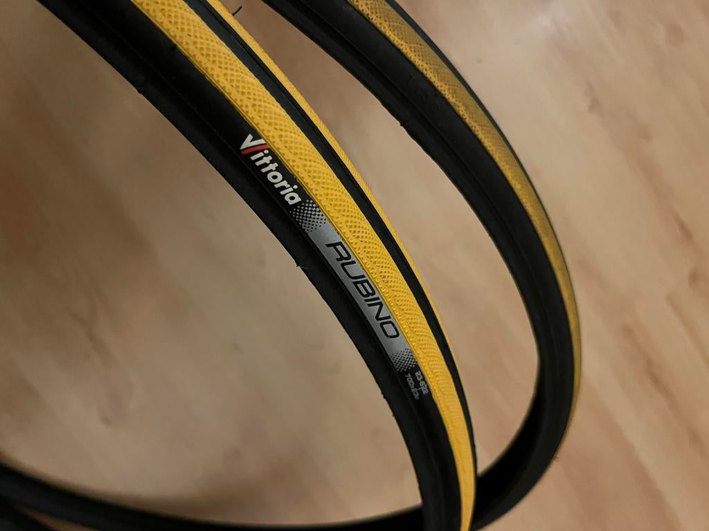 vittoria rubino bandjes, Enlèvement, Comme neuf