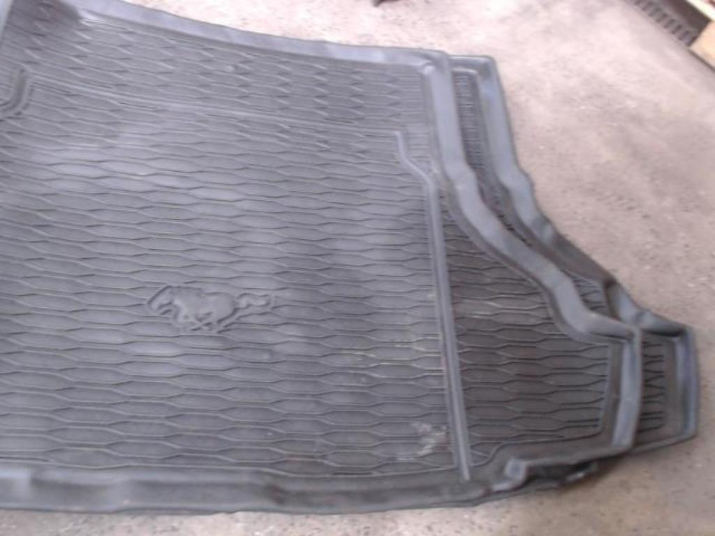 Tapis de coffre Ford Mustand 7 cc, Autos : Pièces & Accessoires, Habitacle & Garnissage, Ford, Utilisé, Enlèvement