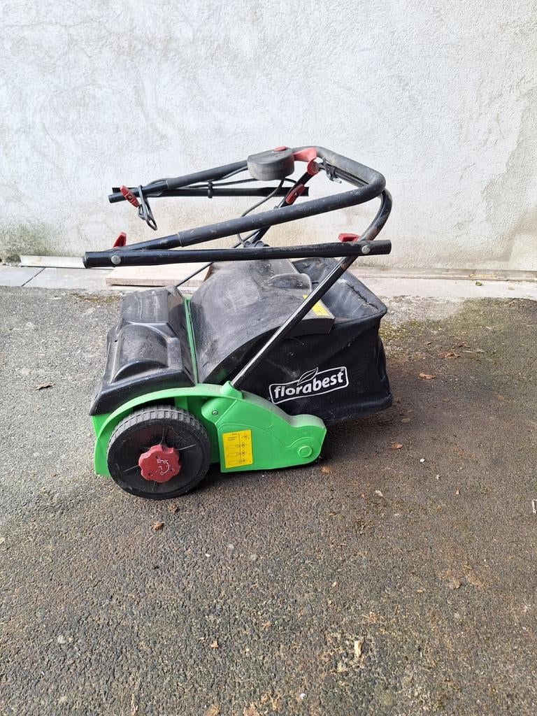Scarificateur et aérateur électrique, Enlèvement, Neuf, Électrique