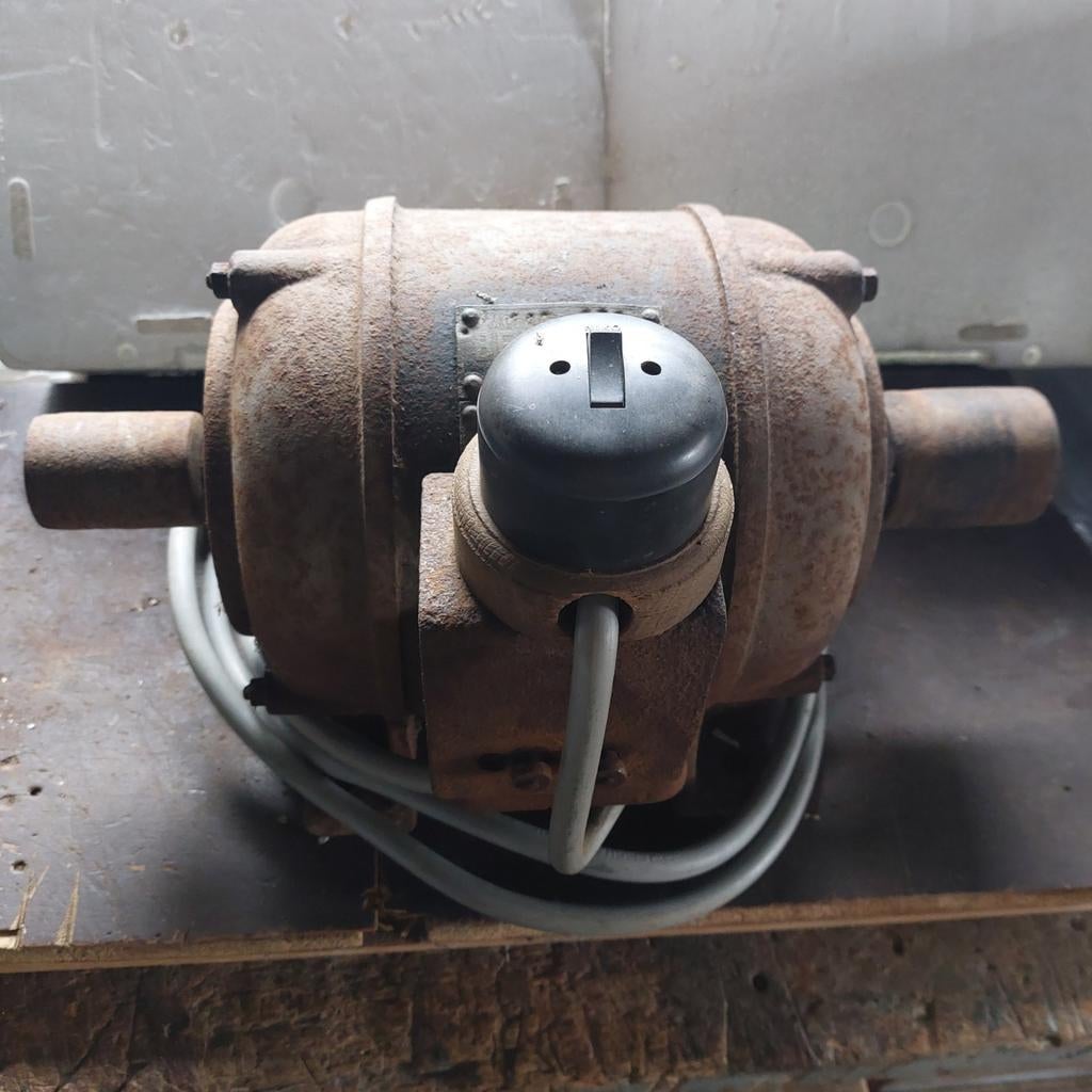 Oude elektrische motor, Ophalen