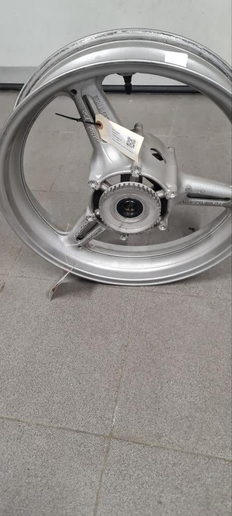 Yamaha velg, Motoren, Ophalen