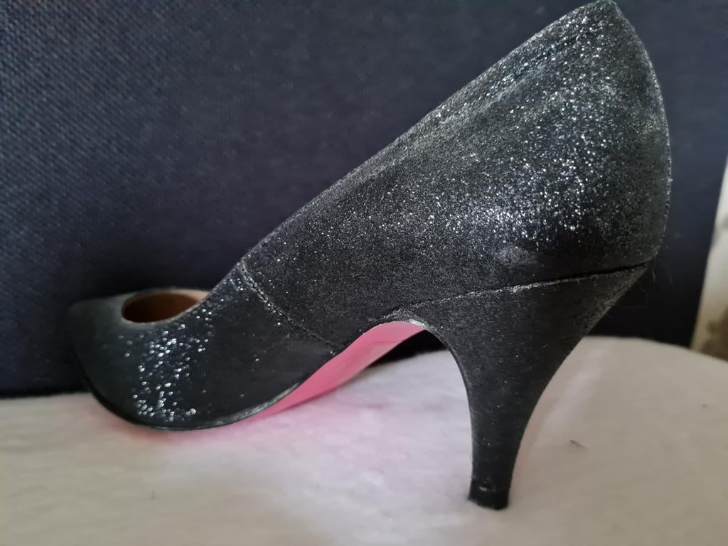 mooie zwarte pumps met roze zool maat 36, Enlèvement ou Envoi, Neuf, Noir, Escarpins