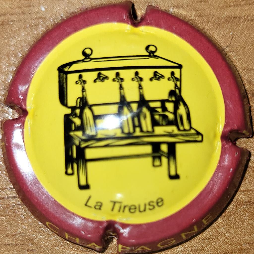 Capsule Champagne de VIGNERONS jaune & bordeaux nr.727d, Enlèvement ou Envoi, Neuf, France, Champagne
