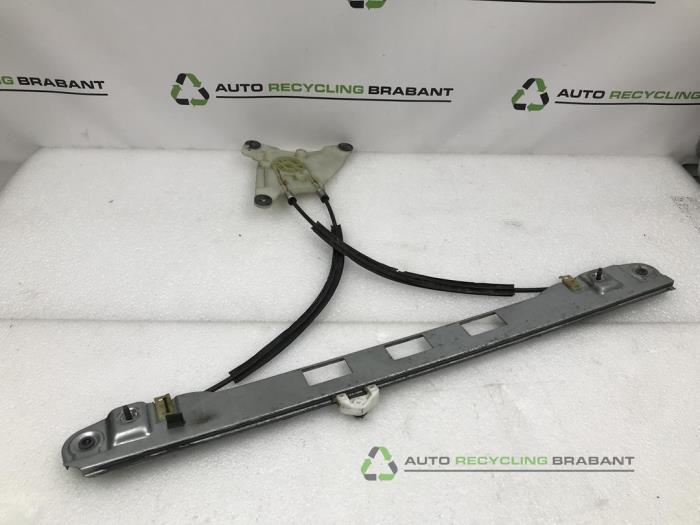 Mécanique vitre 4portes avant droite d'un Renault Master, -, 3 mois de garantie, Utilisé, -