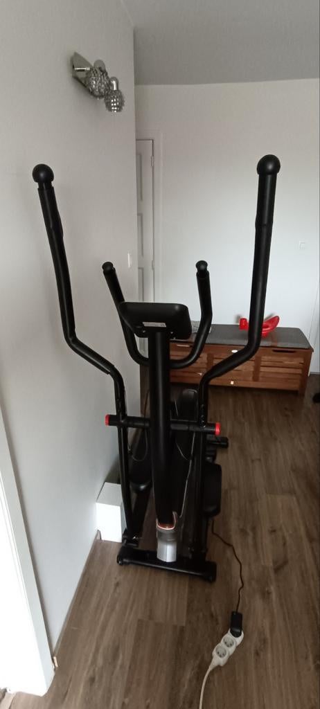 Vélo elliptique parfait état et peu utilisé, Sports & Fitness, Appareils de fitness, Comme neuf, Vélo elliptique, Enlèvement ou Envoi