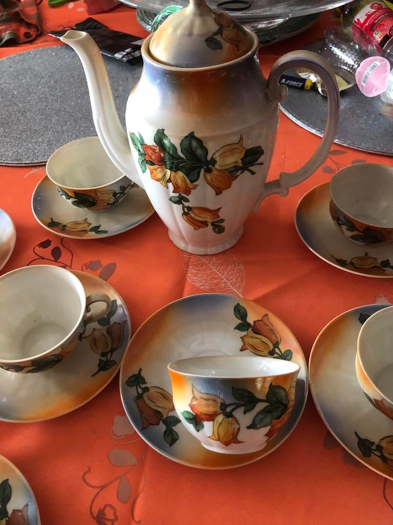 Zeer oud moka servies, Ophalen