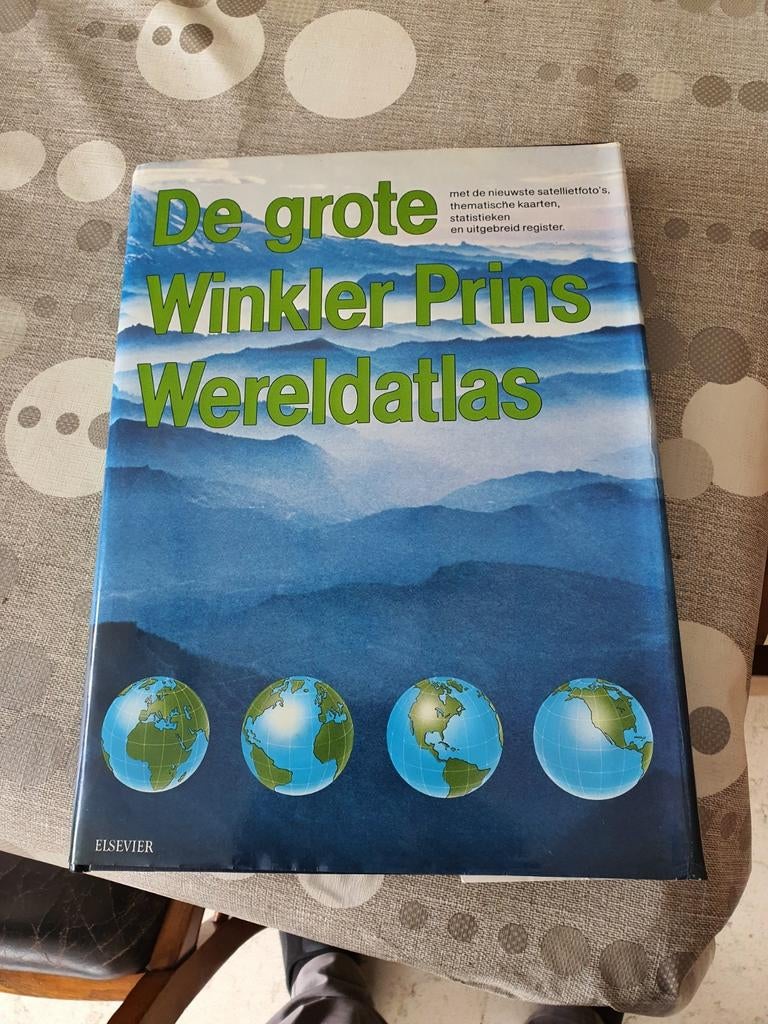 De grote Winkler prins wereldatlas, Boeken, Ophalen, Zo goed als nieuw