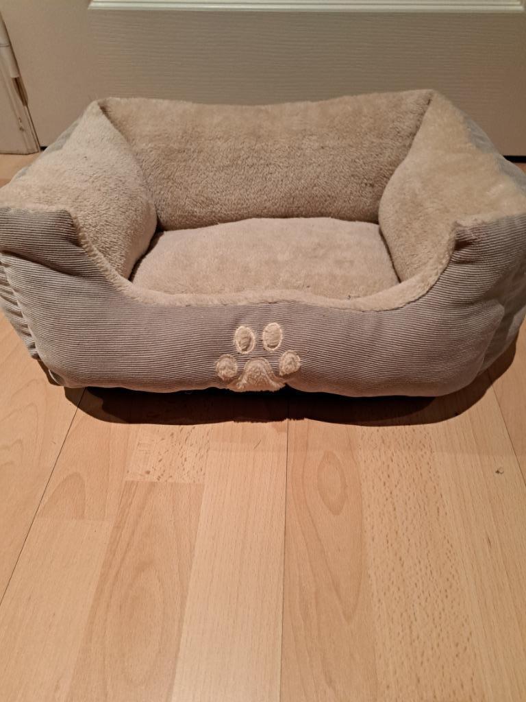mandje kleine hond, Animaux & Accessoires, Paniers pour chiens, Enlèvement, Utilisé, Poussière