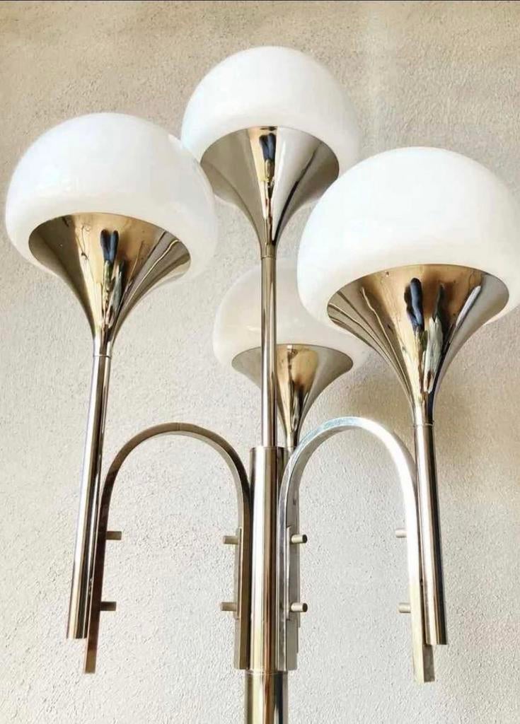 Gaetano Sciolari vloerlamp, Ophalen
