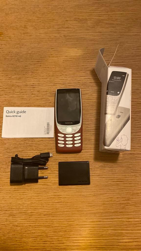 Nokia 8210 4g, Télécoms, Enlèvement, Comme neuf