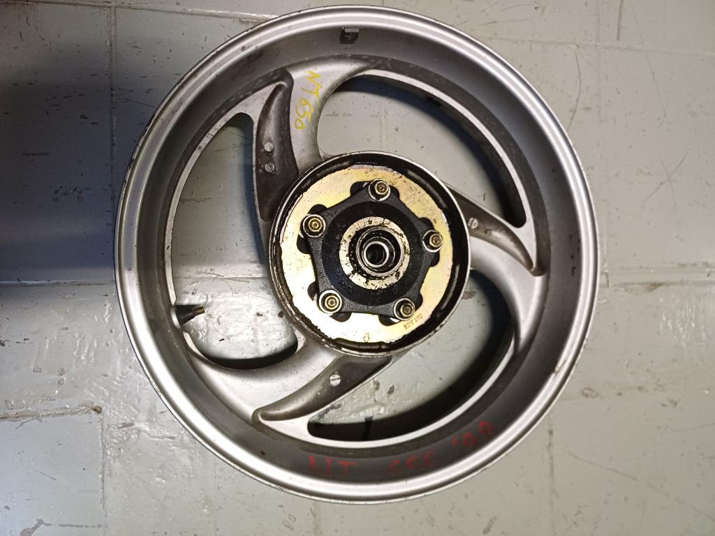 honda deauville 650 van '98-'05 achterwiel velg, Ophalen of Verzenden, Gebruikt