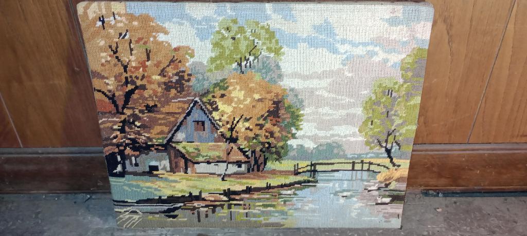 Broderie signée L.ROGER, royal Paris, 50x40, n491, Enlèvement ou Envoi, Utilisé, Broderies à la main, Autres types