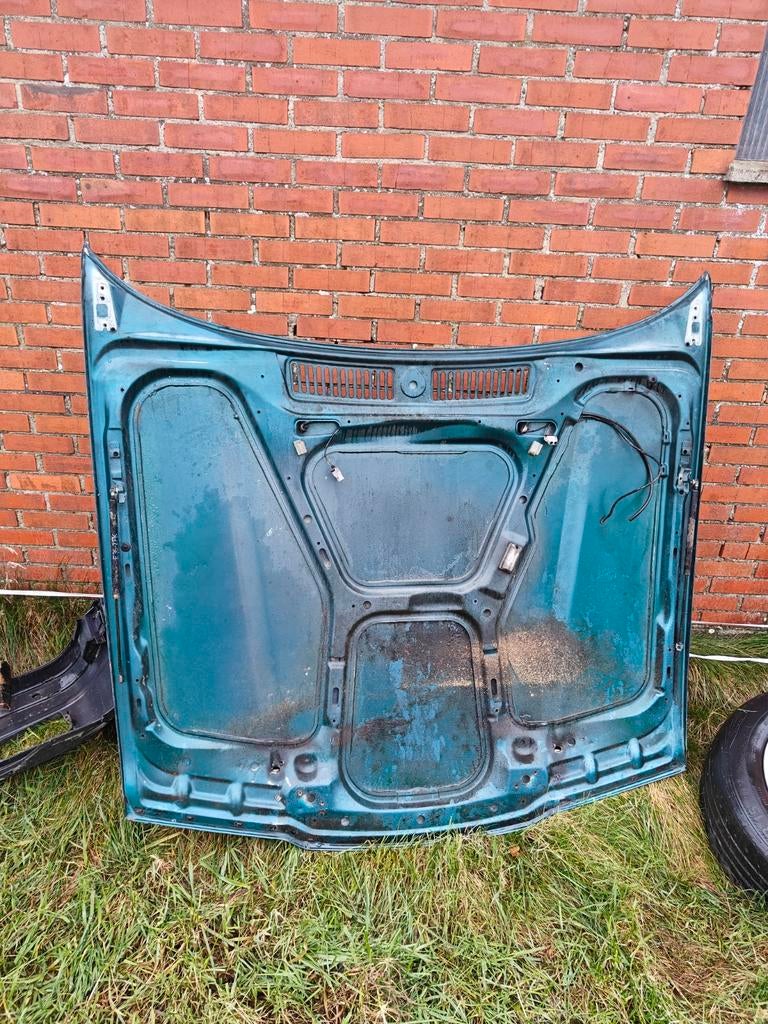 e36 moter kap, Enlèvement, Avant