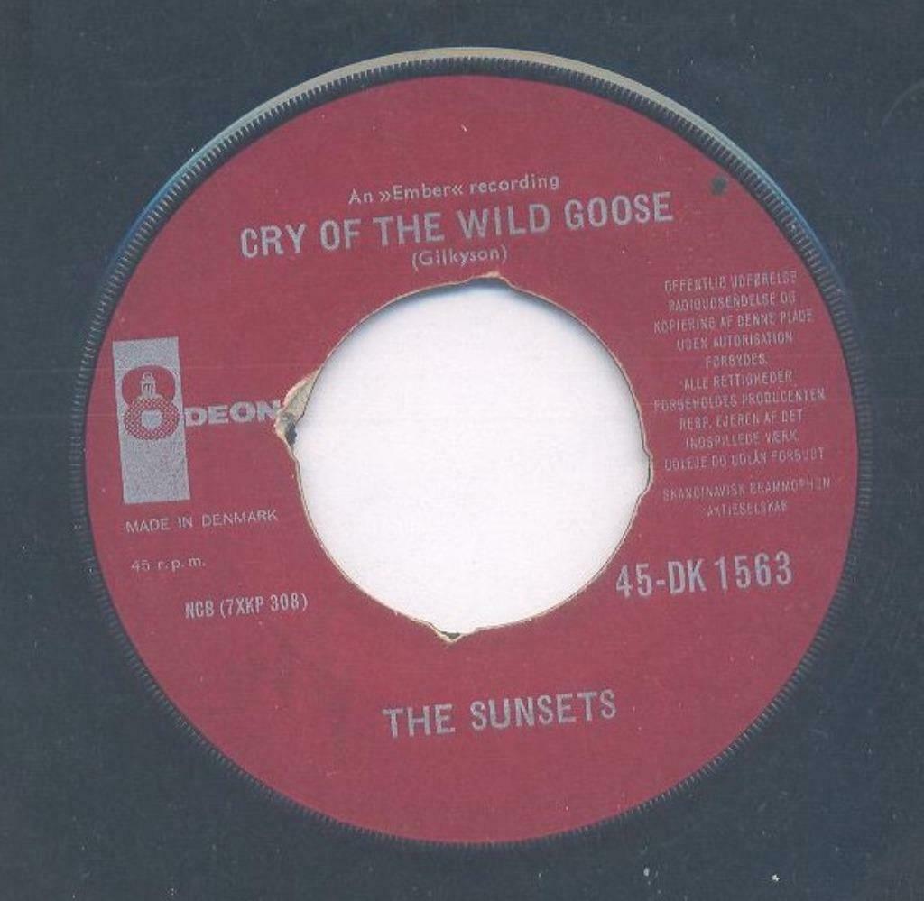 The Sunsets – Cry of the Wild Goose / Manhunt - Single, Enlèvement ou Envoi, Single, Utilisé, Pop