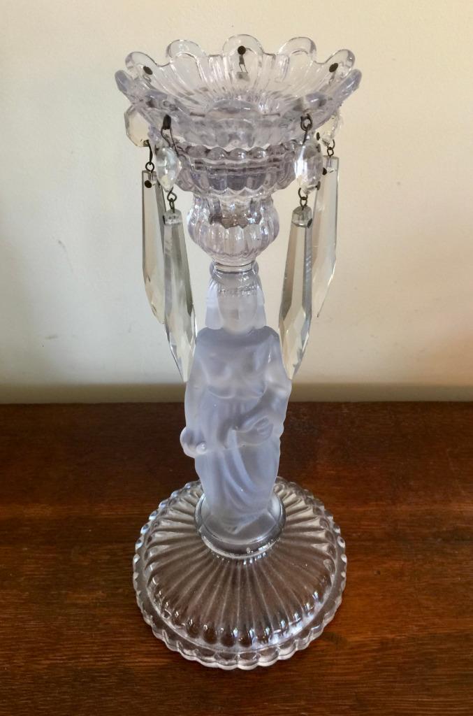 Chandelier en verre avec figure féminine, Enlèvement ou Envoi, Verre