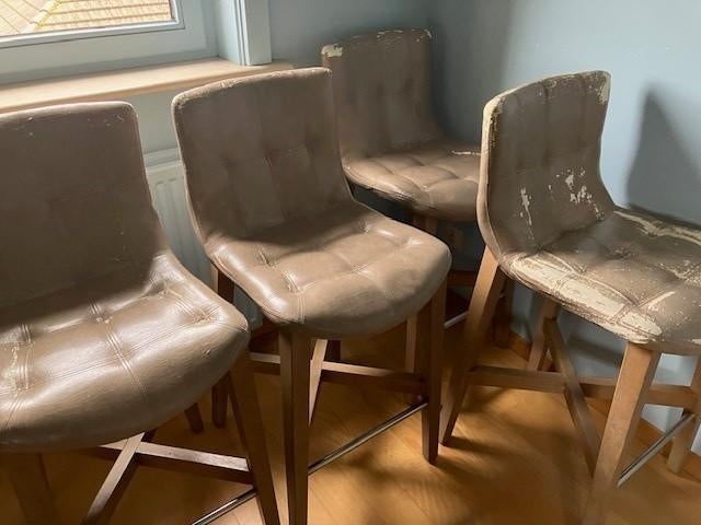 4 gratis barstoelen, 4 tabourets, Enlèvement, Utilisé, Avec repose-pieds