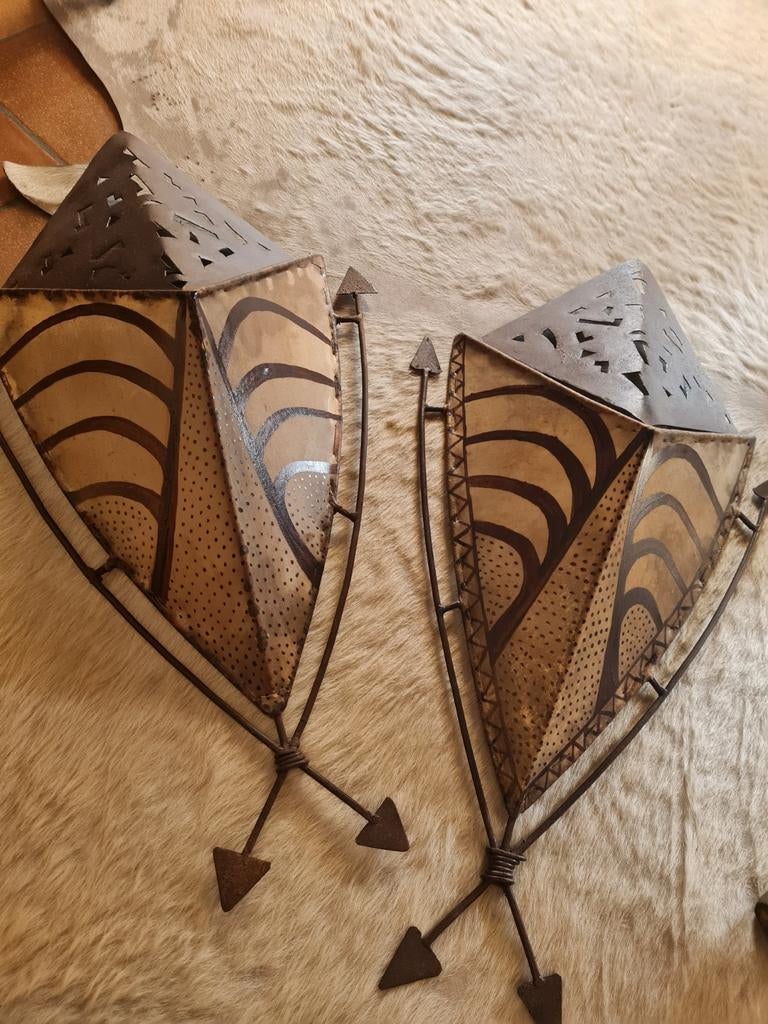 2 brocanterie muurdecoratie  lamp schild smeedijzer, Ophalen of Verzenden, Gebruikt