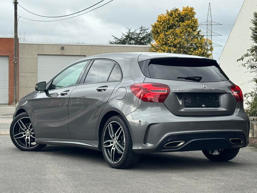 Mercedes Benz A180 PACK AMG| Automatque | NAVI | PDC D&A, Autos, Euro 6, Entreprise, Garantie prolongée, Entretenue par le concessionnaire