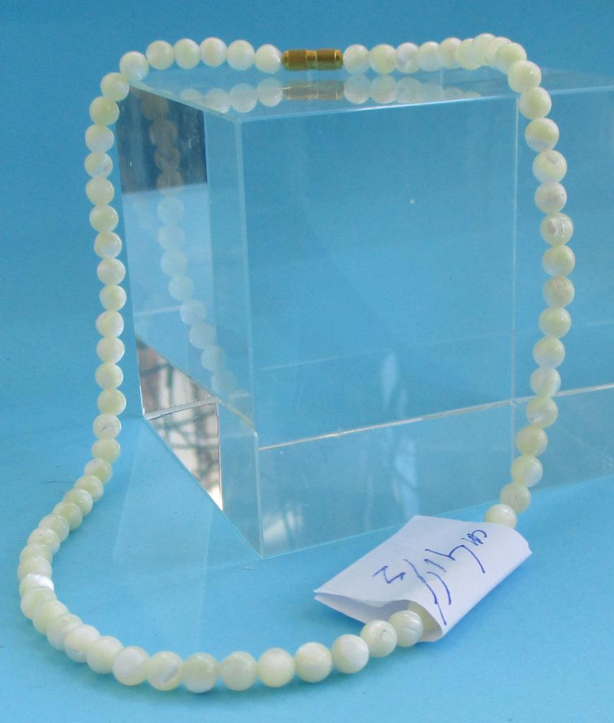 KP05-Ketting–Parelmoer Bol 6mm.-40cm+40½+41½+42cm.-Wit-, Bijoux, Sacs & Beauté, Colliers, Envoi, Neuf, Blanc, Pierre ou Minéral