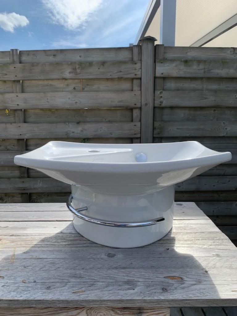 Lavabo toilet met koudwaterkraan en sifon, Ophalen, Zo goed als nieuw, Chroom, Wastafel