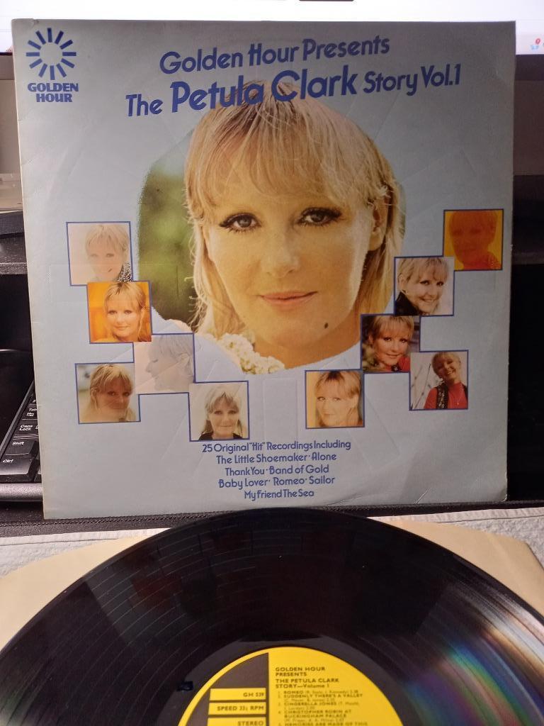Petula Clark ‎– Golden Hour Presents The Petula Clark Story, CD & DVD, Vinyles | Pop, Enlèvement ou Envoi, Comme neuf, 12 pouces