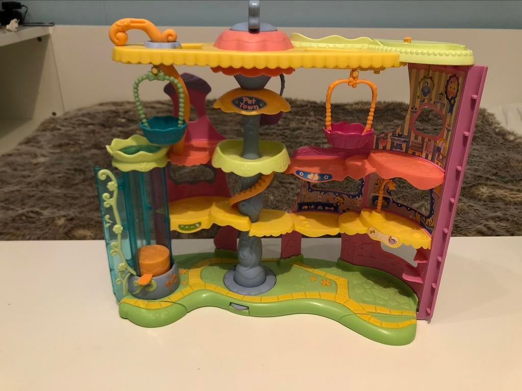 Maison Pet shop, Comme neuf