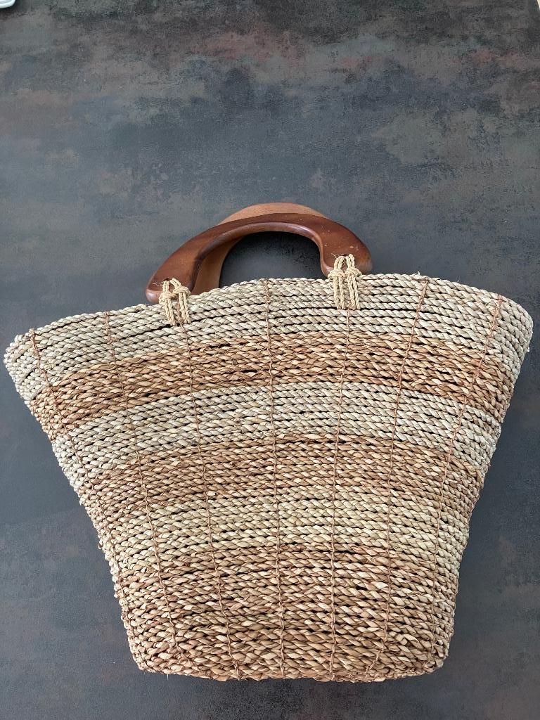 Rieten handtas met houten handvat, Handtassen en Accessoires, Tassen | Damestassen, Ophalen of Verzenden, Nieuw, Beige, Handtas