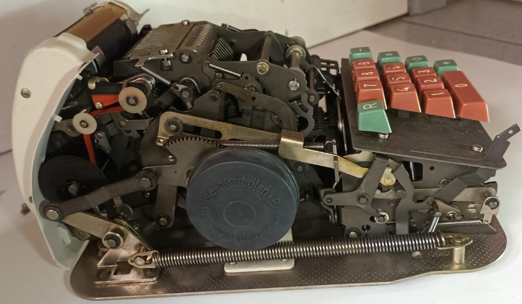 ancienne calculatrice Olympia, Enlèvement ou Envoi, Utilisé