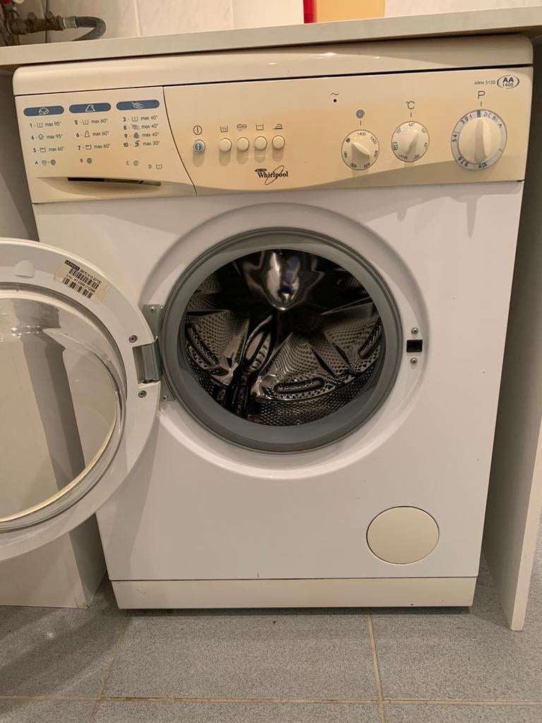 Machine à laver Whirlpool, Electroménager, 1200 à 1600 tours, 6 à 8 kg, 85 à 90 cm, Chargeur frontal