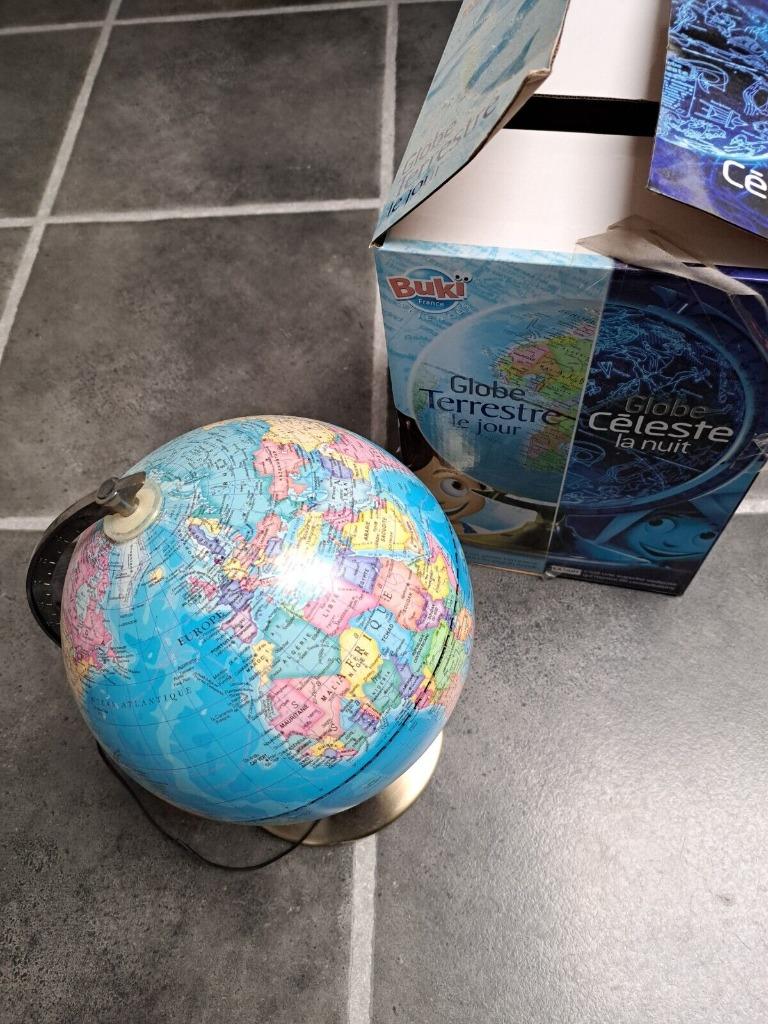 déco Mappemonde globe terrestre jour et nuit Buki constellat, Enlèvement ou Envoi, Utilisé