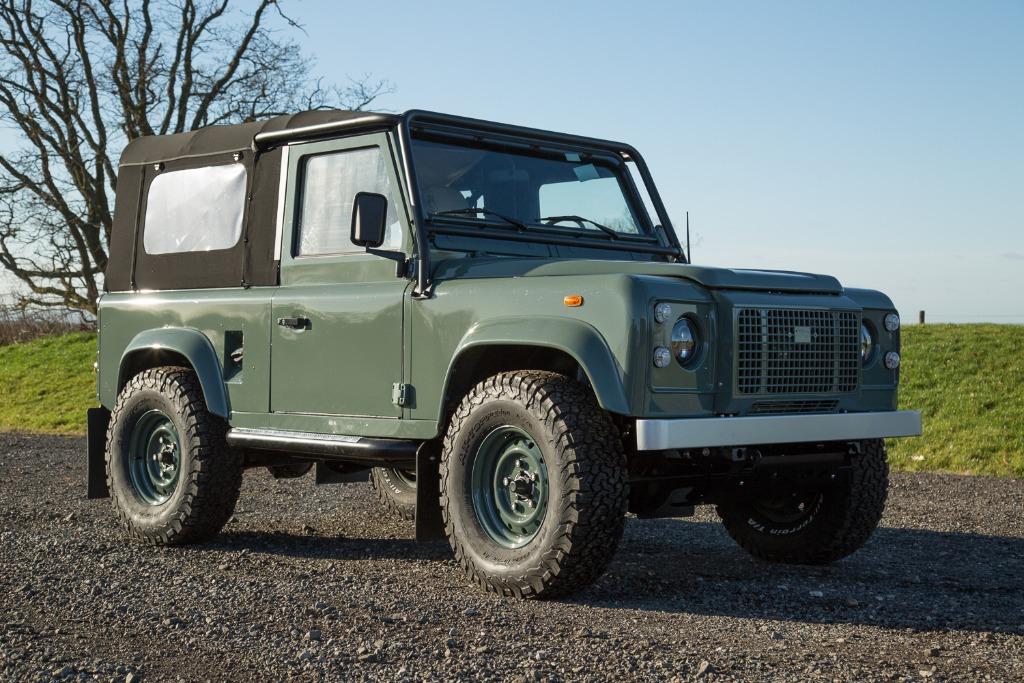 ! ! RECHERCHÉ ! U LAND ROVER DEFENDER 90 110 3.5 V8 V 8 ESSE, Enlèvement ou Envoi, Arrière, Land Rover