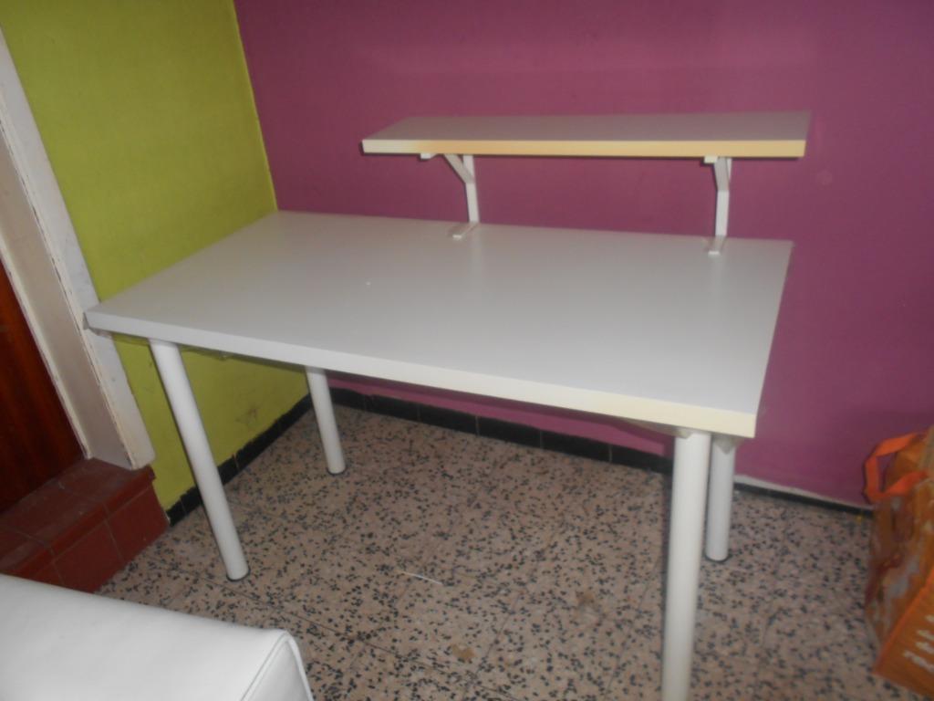 PETIT BUREAU TABLE IKEA AVEC ETAGERE AMOVIBLE, Enlèvement, Utilisé