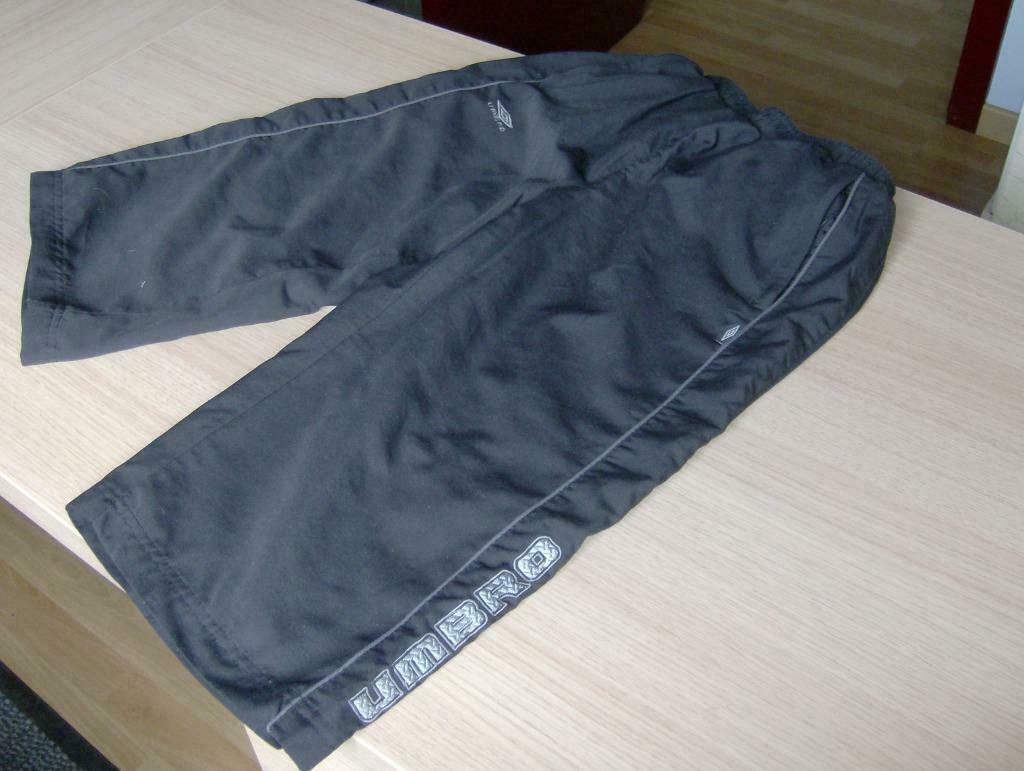 short umbro zwart - maat 11/12 jaar - nieuw, Broek, Verzenden, Umbro, Nieuw