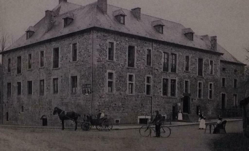 Villers l'Abbaye - Hôtel des Ruines Le moulin avec attelage, Collections, Cartes postales | Belgique, Enlèvement ou Envoi, Avant 1920