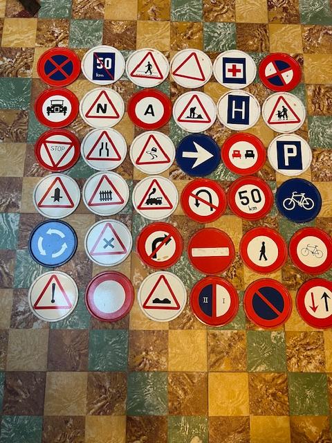 35 panneaux de signalisation miniatures éducatifs en tôle, Antiquités & Art, Curiosités & Brocante, Enlèvement