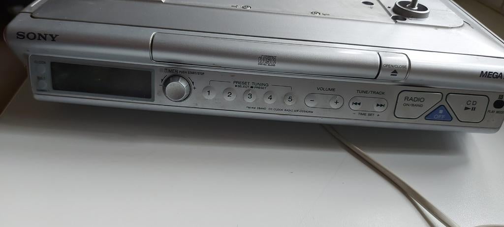 Smalle radio met cd speler SONY, Ophalen of Verzenden, Zo goed als nieuw