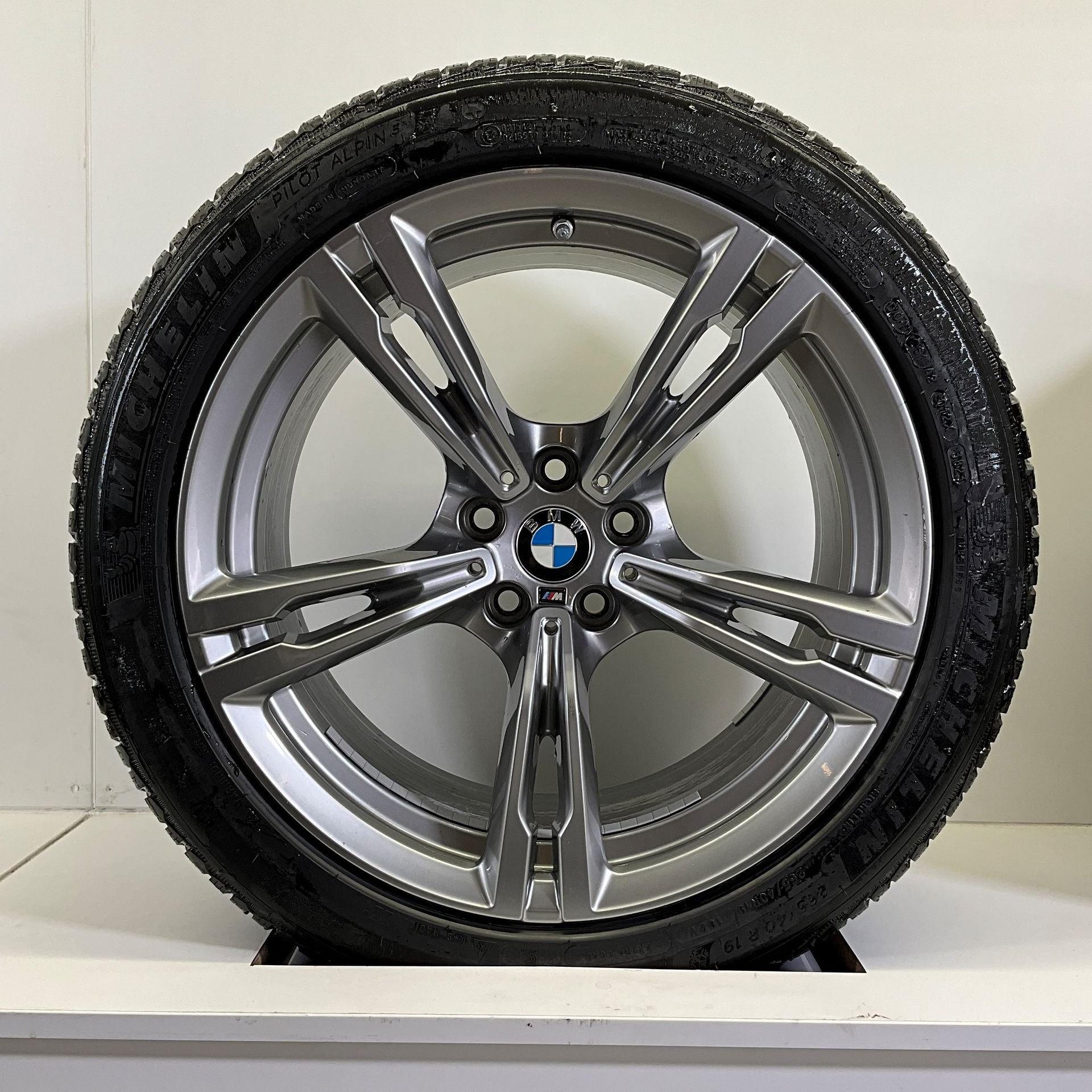 BMW M5 F90 M8 F92 F92 SET VELGEN + WINTERBANDEN 19 INCH ORIG, Pneus et Jantes, Véhicule de tourisme, -, 19 pouces