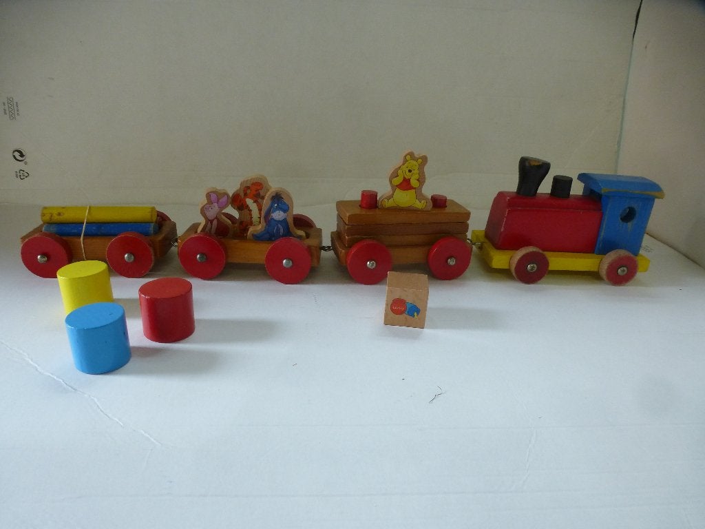 TRAIN EN BOIS AVEC CUBES WINNIE DE POE, Enfants & Bébés, Enlèvement ou Envoi, Utilisé, Jouet à Pousser ou Tirer