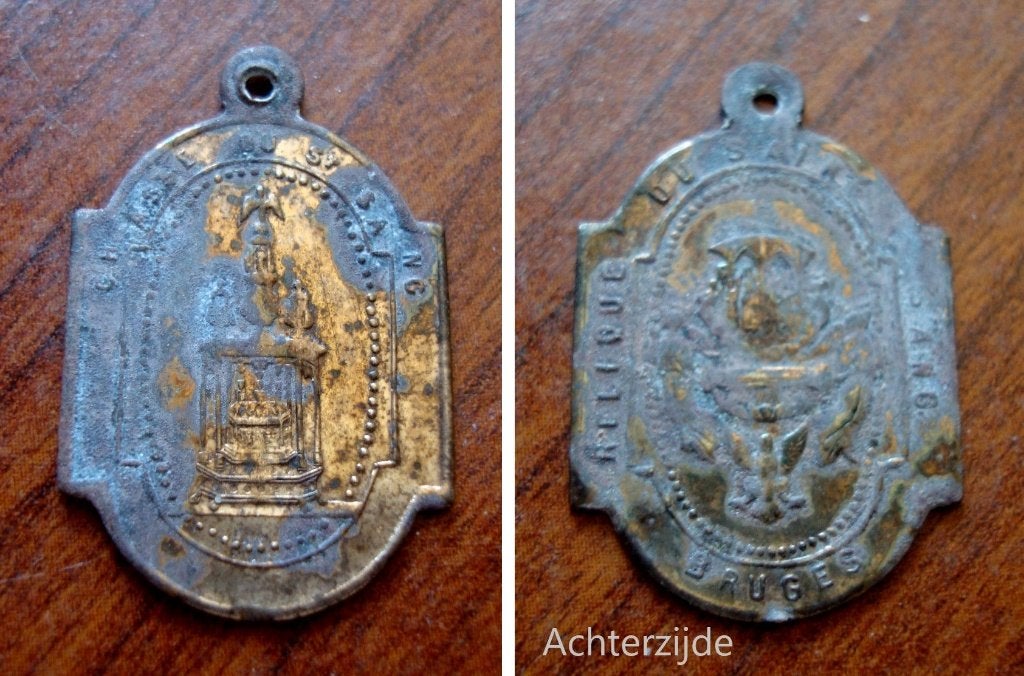 Medaille Heilig bloed te Brugge, Verzamelen, Religie, Ophalen of Verzenden, Gebruikt, Overige typen, Christendom | Katholiek