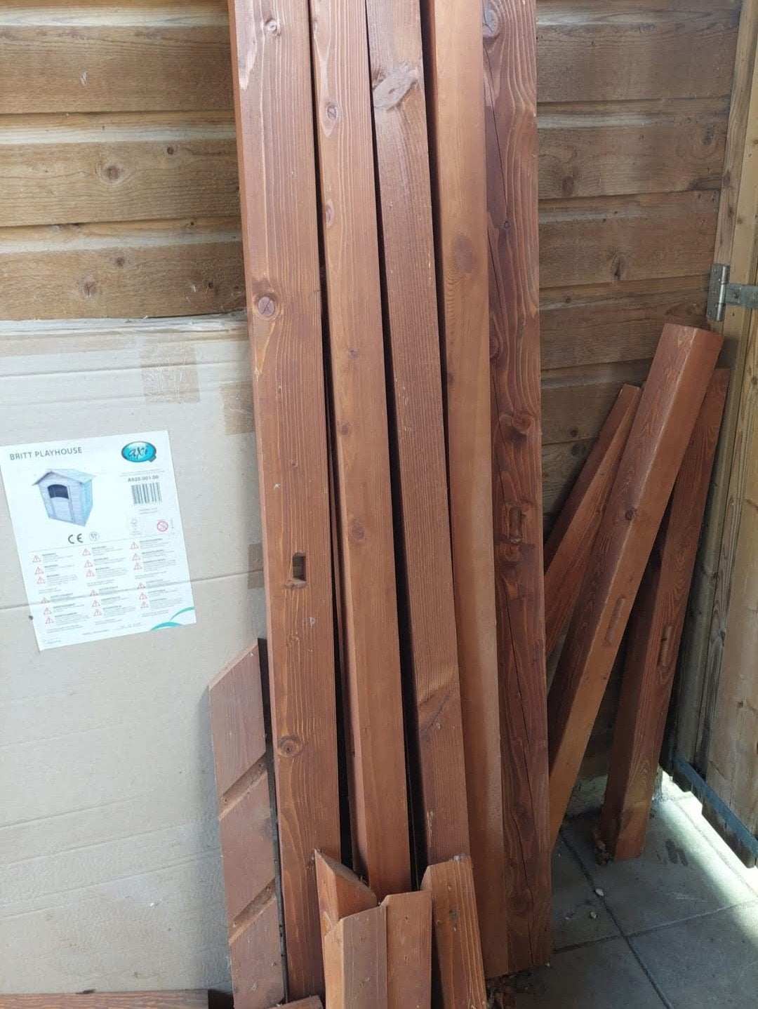 Houten speelhuisje, Ophalen, Hout
