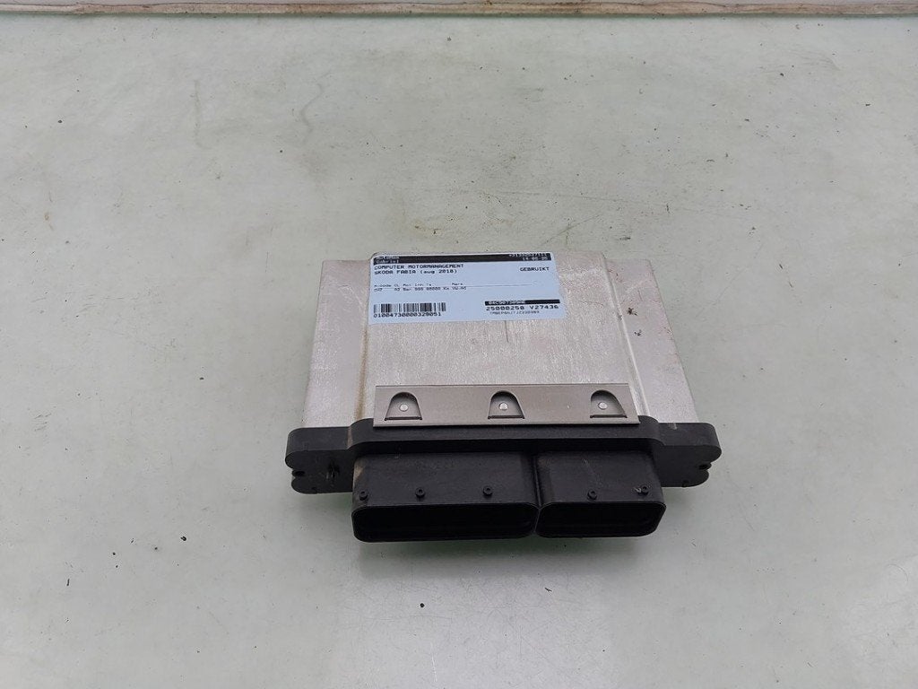 CALCULATEUR MOTEUR ECU Skoda Fabia III (NJ3), Utilisé, Info@skoda-auto.de, Skoda, Max-Planck-Straße  3-5
64331  Weiterstadt, DE