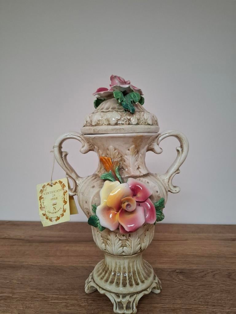 Capodimonte-stijl – Handgemaakte keramische vaas met deksel, Antiek en Kunst, Ophalen of Verzenden