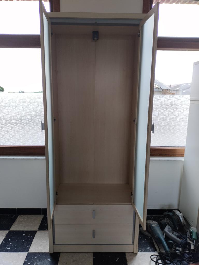 Meubles vitrine, bois clair 2 portes,  2m sur 80, Enlèvement