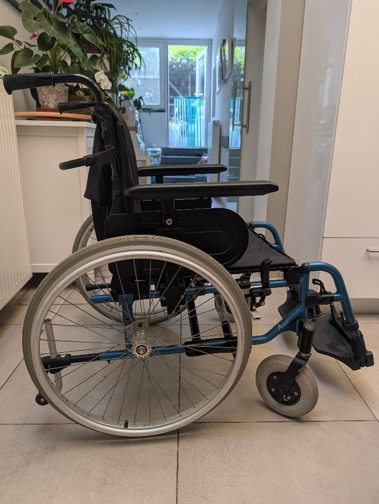 Fauteuil roulant PMR, Divers, Chaises roulantes, Enlèvement, Pliant, Comme neuf, Fauteuil roulant à pousser