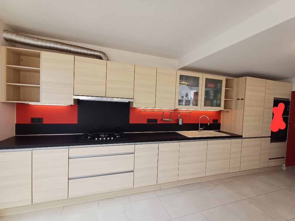 Cuisine droite 559 cm - Eggo - Modèle 253 Rio (motif frêne), Maison & Meubles, Cuisine | Éléments de cuisine, 200 cm ou plus, Beige