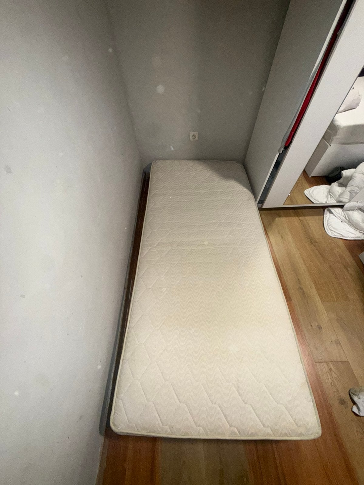 MATELAS A VENDRE (SERAING), Enlèvement ou Envoi, Comme neuf, Matelas
