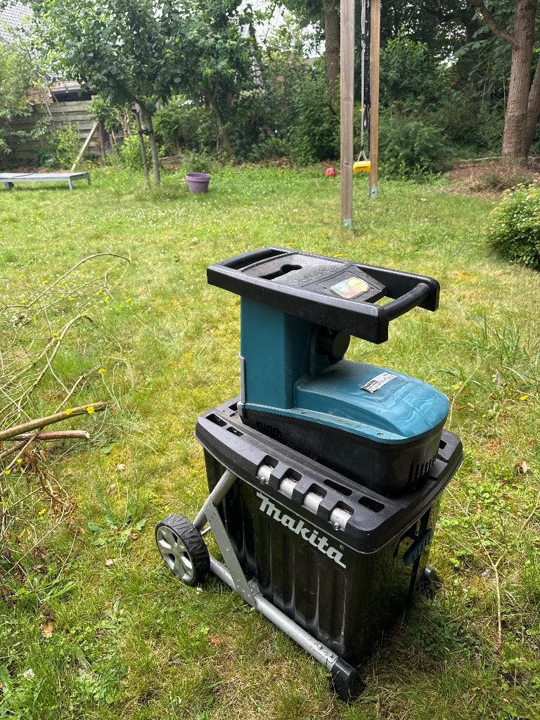 Verhakselaar Makita Electric Shredder, Électrique, Enlèvement, Utilisé, Sac de ramassage