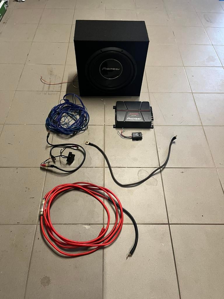 Subwoofer Pioneer + toebehoren, Autos : Divers, Haut-parleurs voiture, Enlèvement, Utilisé