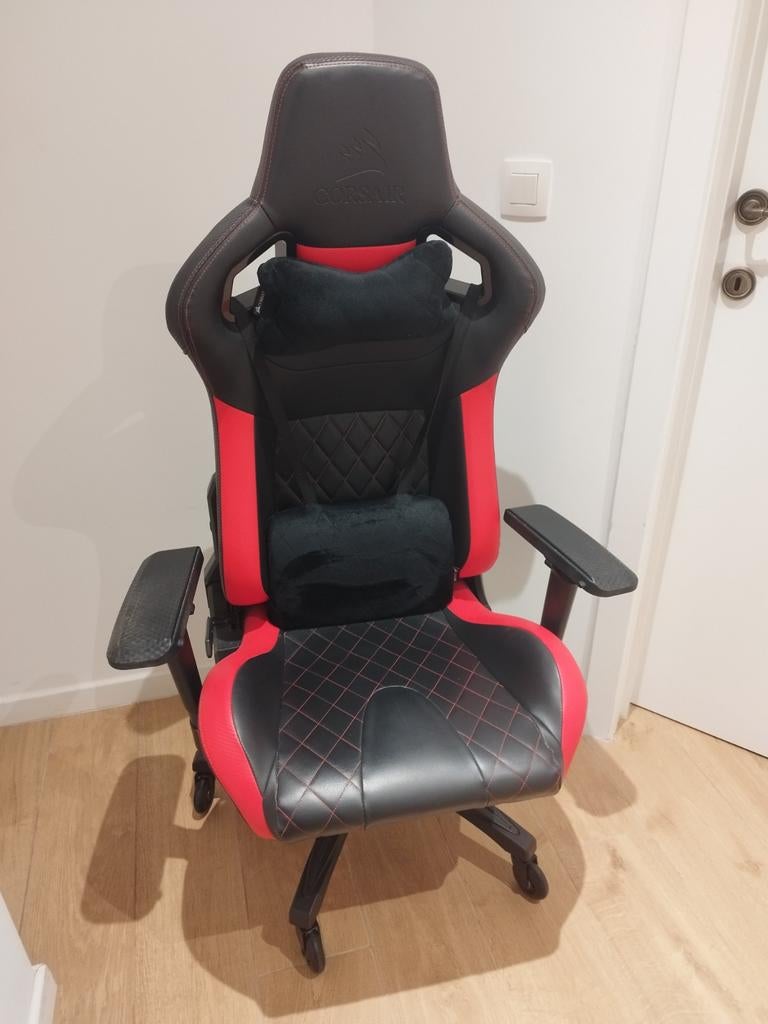 Chaise gaming CORSAIR – Très bon état, Enlèvement, Ergonomique, Rouge